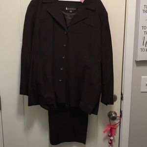 Larry Levine Suit brown 24W